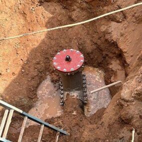 Hydra-Stop’s insertion valve provided targeted control to stop a leak on a transmission line without widespread water service outages in a residential neighborhood.